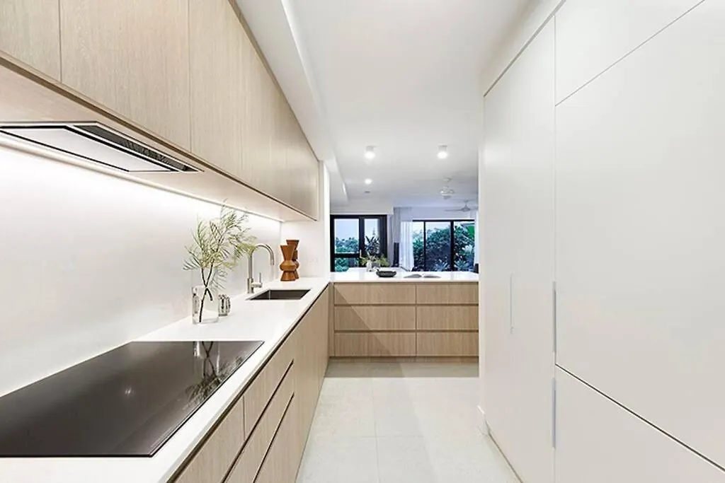 Apartment 'Sunrise Luxury Beach Retreat, Easy Walk To Beach Sunrise Beach