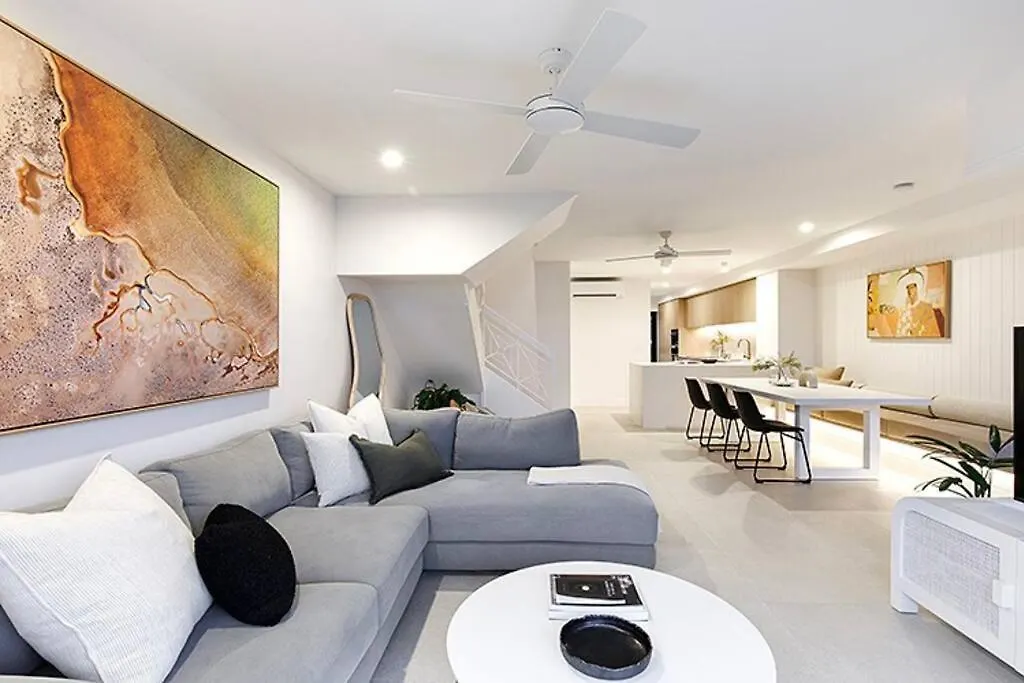 Apartment 'Sunrise Luxury Beach Retreat, Easy Walk To Beach Sunrise Beach