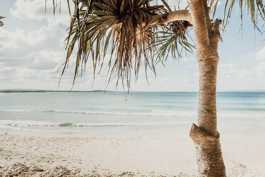 'Sunrise Luxury Beach Retreat, Easy Walk To Beach Sunrise Beach Apartment